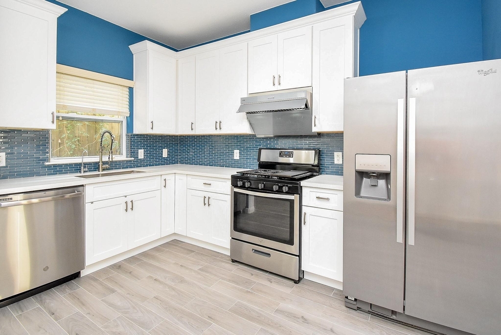 2202 Naomi Street - Photo 11
