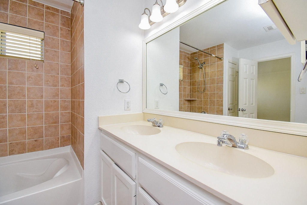 2202 Naomi Street - Photo 32