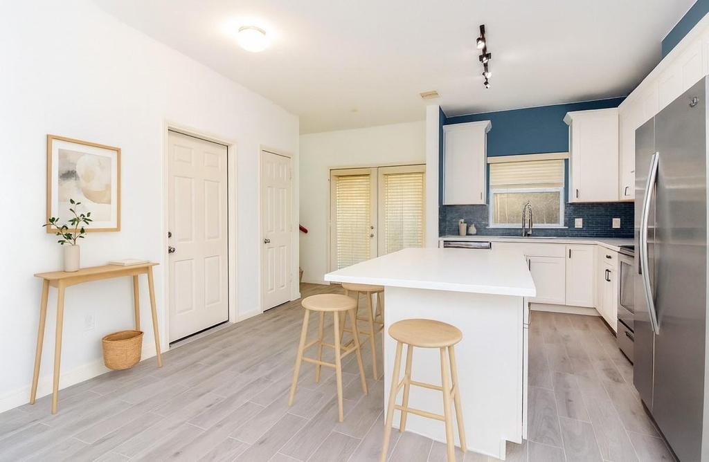 2202 Naomi Street - Photo 7
