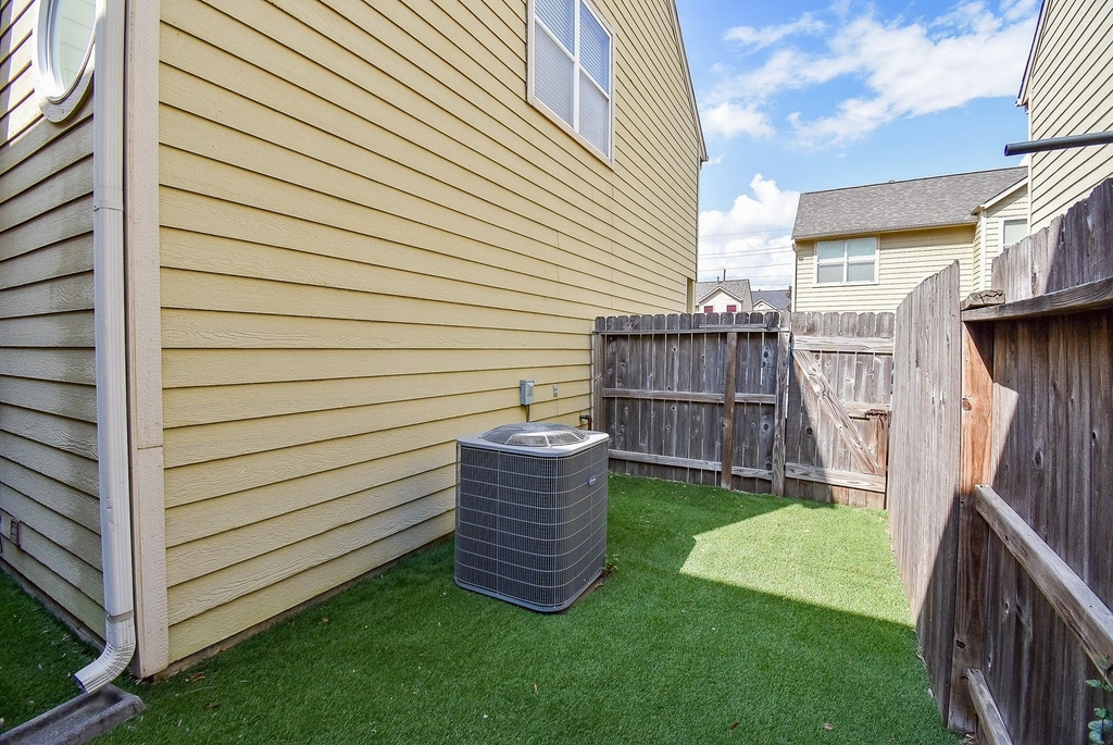 2202 Naomi Street - Photo 39