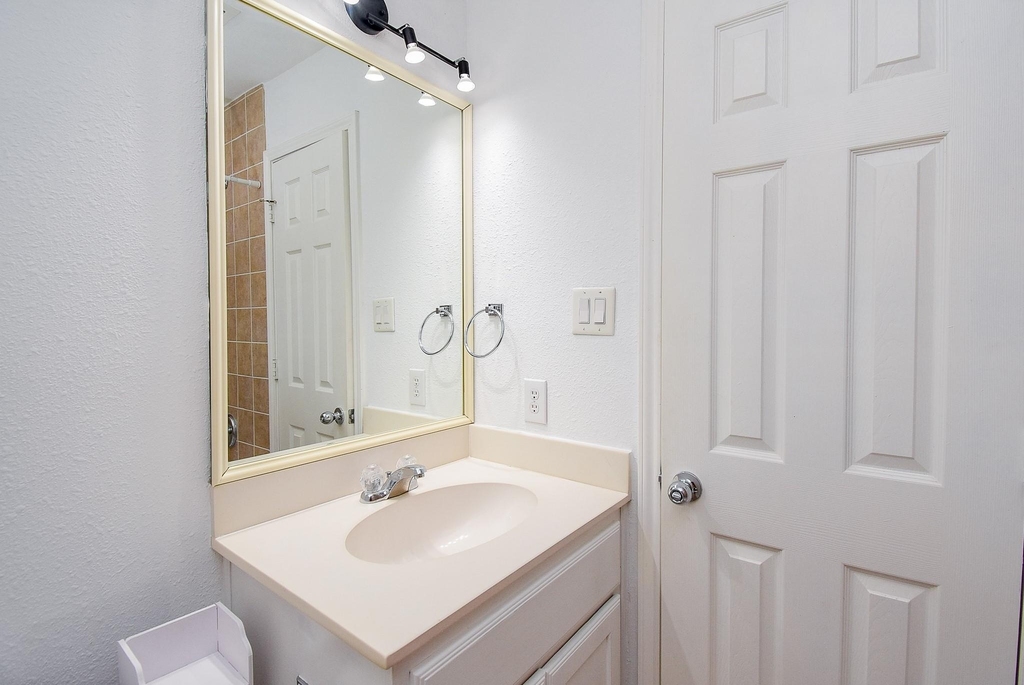 2202 Naomi Street - Photo 37