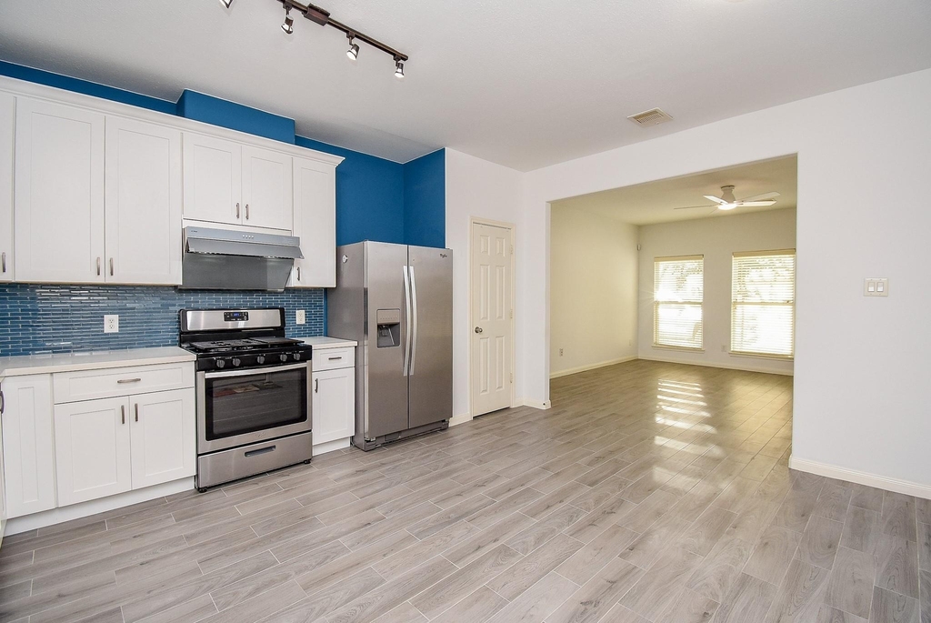 2202 Naomi Street - Photo 15