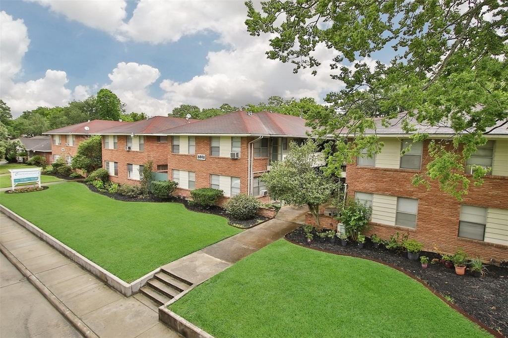 8807 Timberside Drive - Photo 10