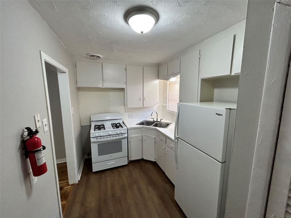 8807 Timberside Drive - Photo 4
