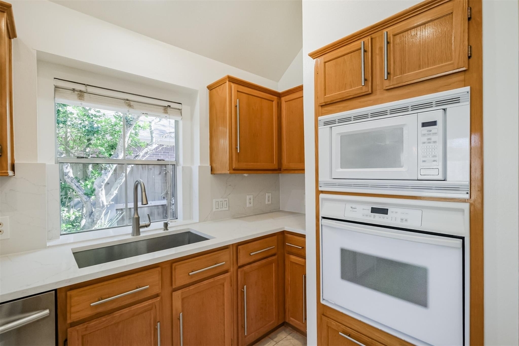 1714 Bumelia Court - Photo 9