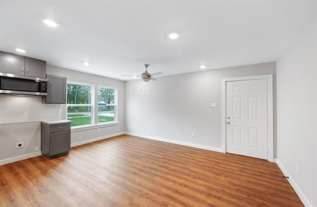 8120 Laura Koppe Rd - Photo 9