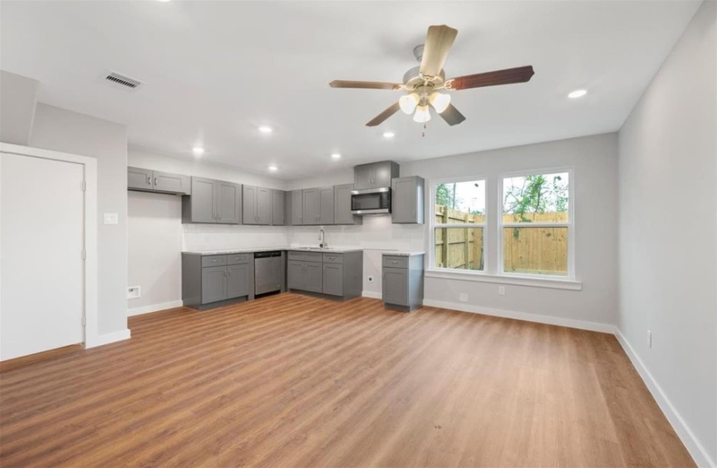 8120 Laura Koppe Rd - Photo 3