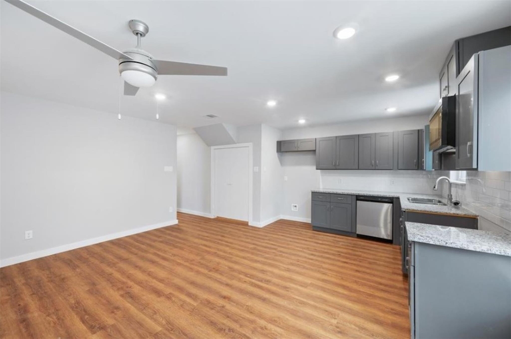 8120 Laura Koppe Rd - Photo 5