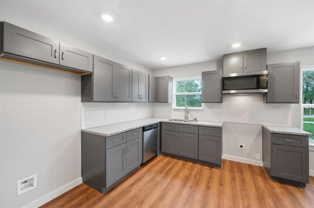 8120 Laura Koppe Rd - Photo 8