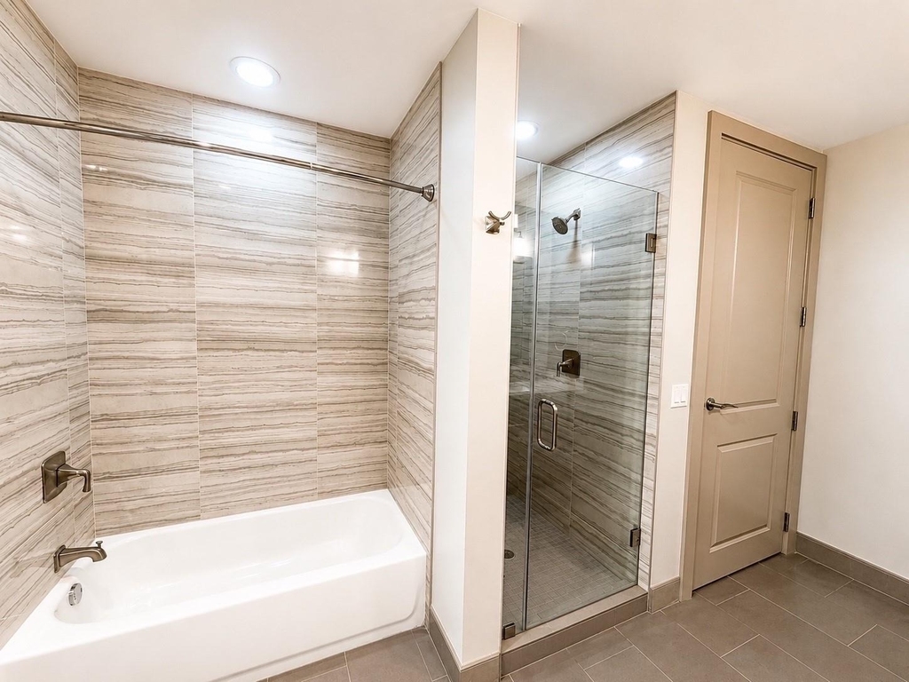 9787 Katy Freeway - Photo 8