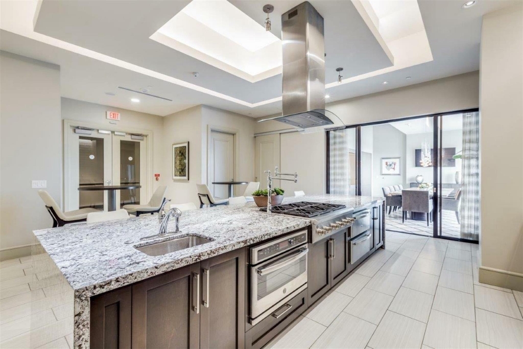 9787 Katy Freeway - Photo 17