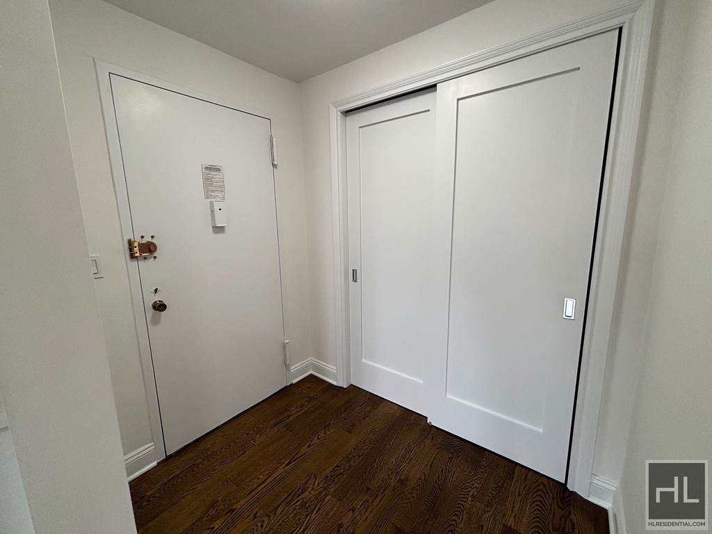 E 82 St - Photo 9