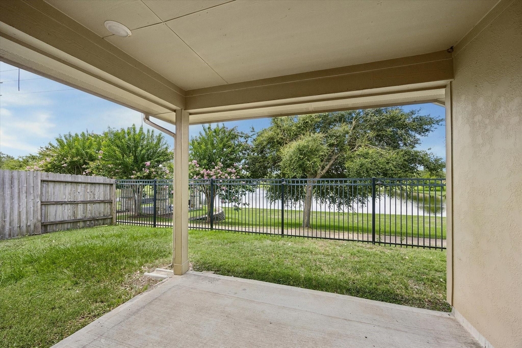 18219 Alora Springs Trc - Photo 18
