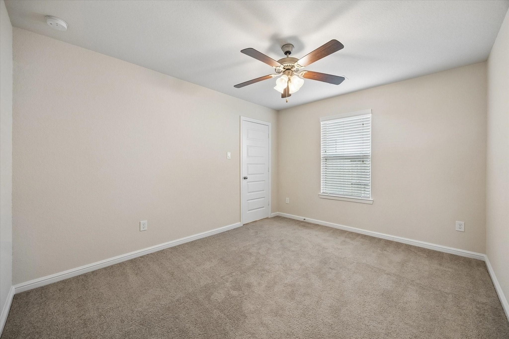 18219 Alora Springs Trc - Photo 15