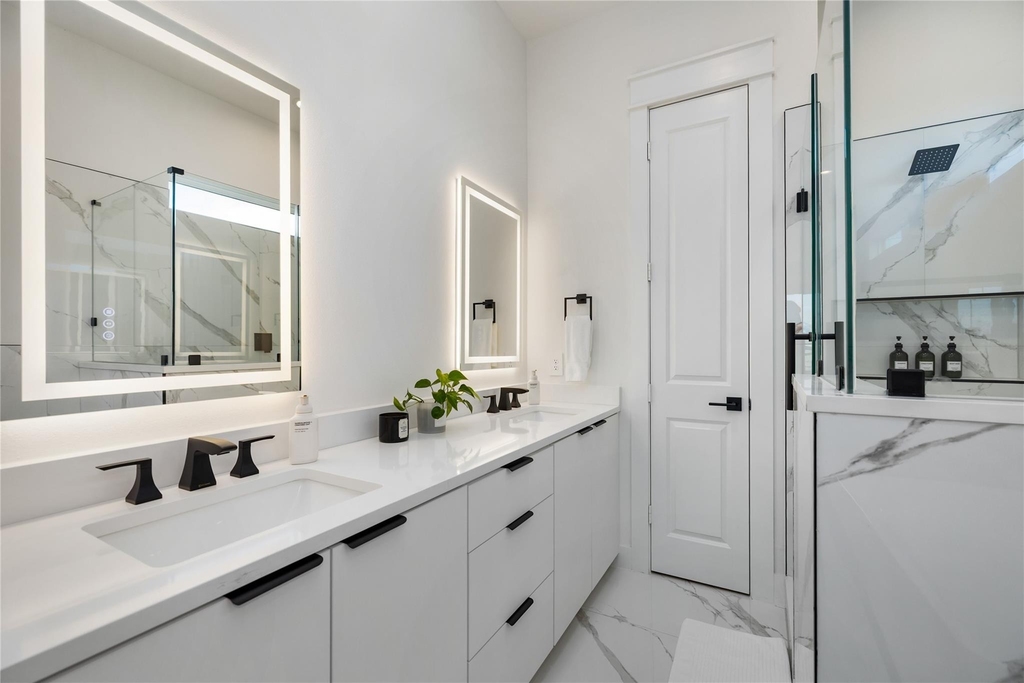 1602 Mary Street - Photo 24