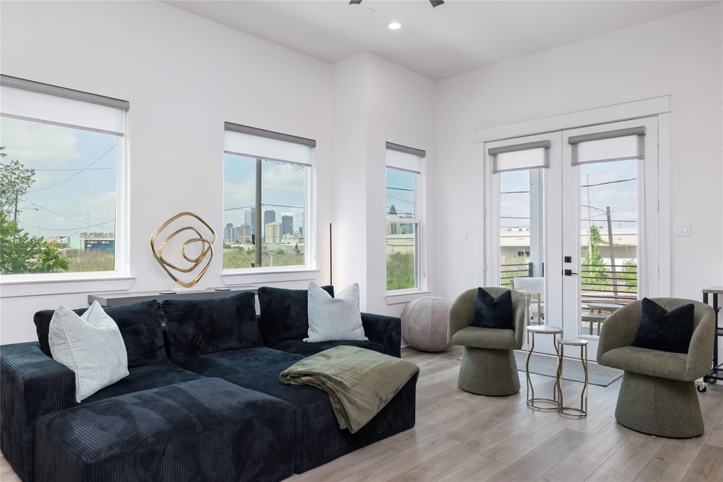 1602 Mary Street - Photo 9