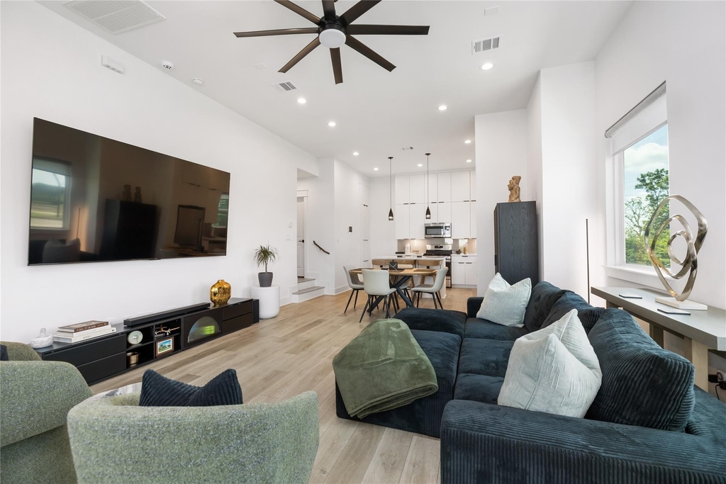 1602 Mary Street - Photo 7