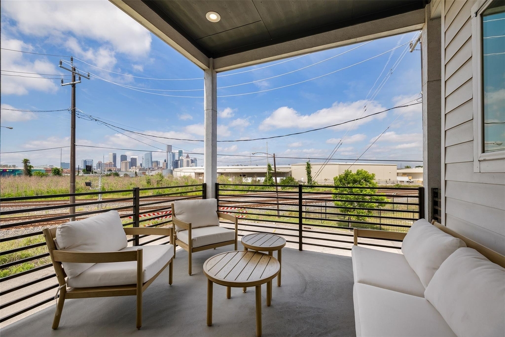 1602 Mary Street - Photo 18