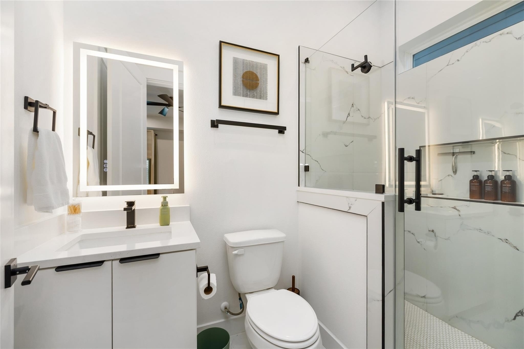 1602 Mary Street - Photo 5