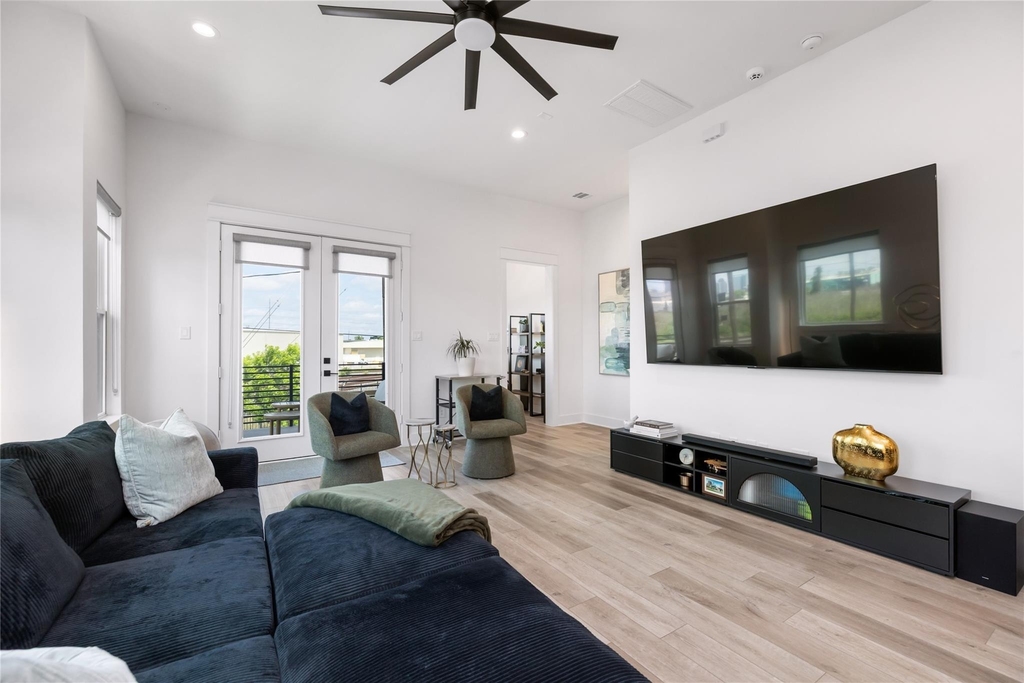 1602 Mary Street - Photo 10