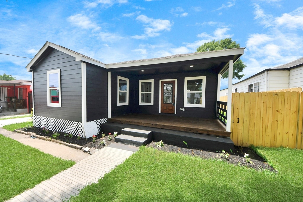 1218 Des Jardines Street - Photo 2