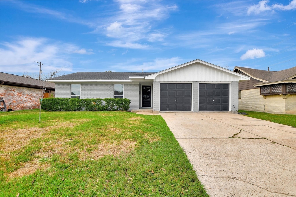 704 Teabury Avenue - Photo 2