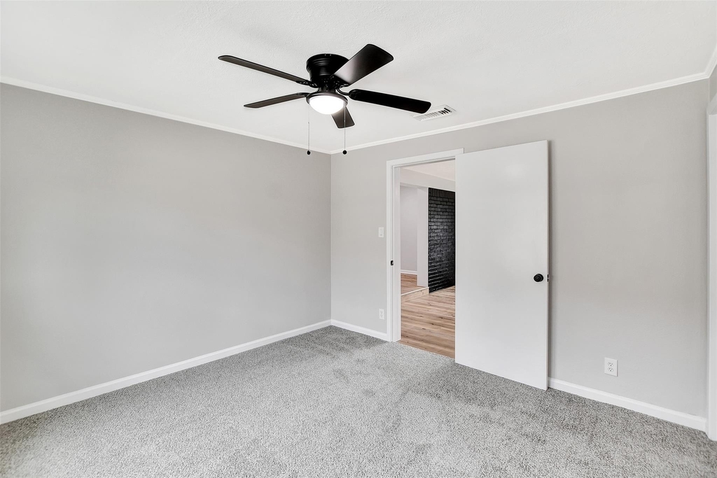 704 Teabury Avenue - Photo 23