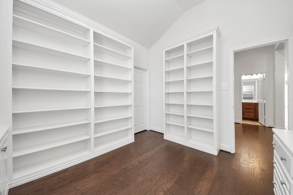 1947 Parnevik Place - Photo 19