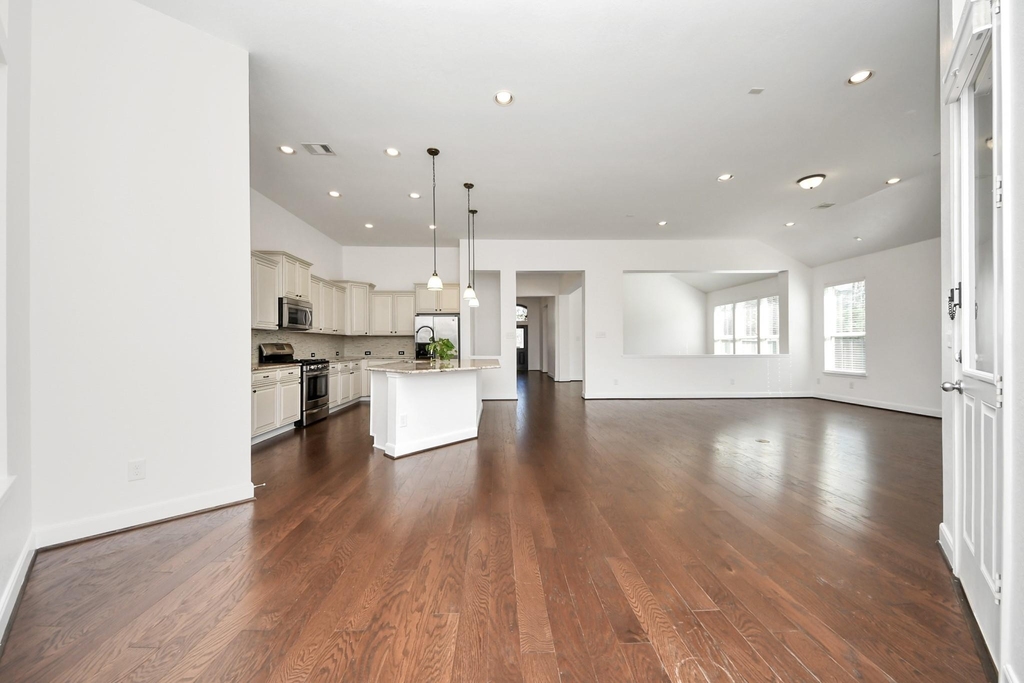 1947 Parnevik Place - Photo 36