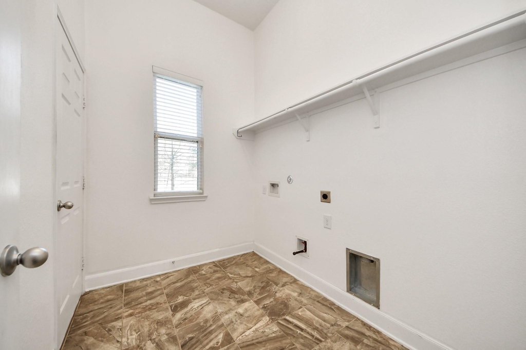 1947 Parnevik Place - Photo 20