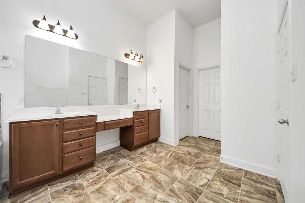 1947 Parnevik Place - Photo 30