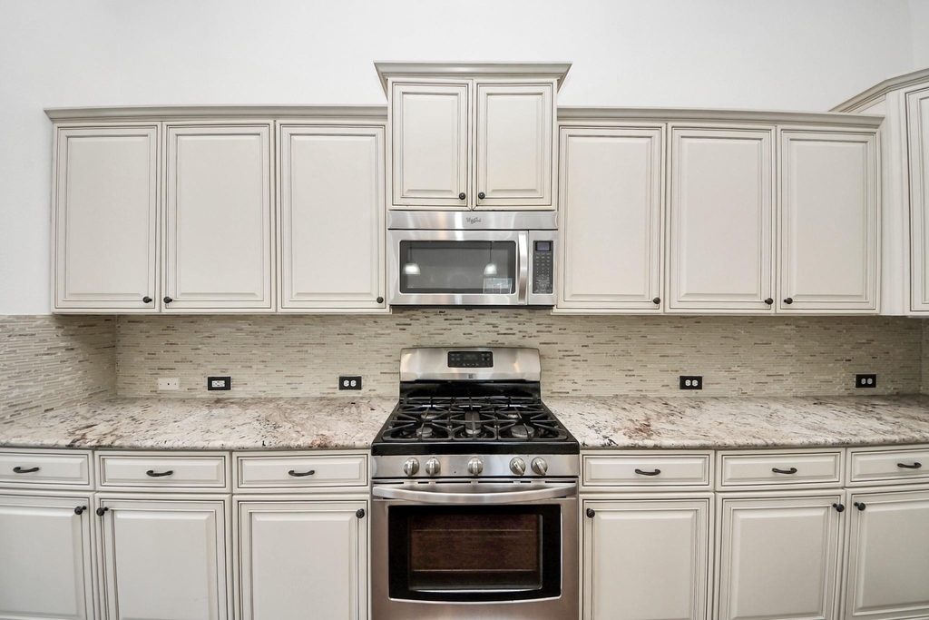 1947 Parnevik Place - Photo 13