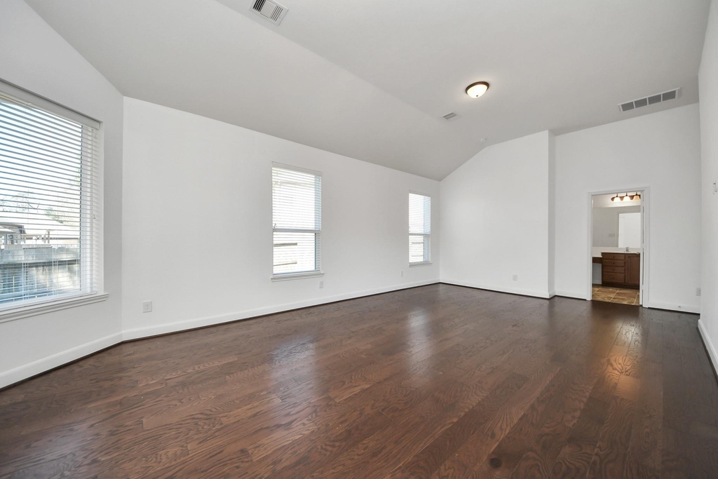 1947 Parnevik Place - Photo 25