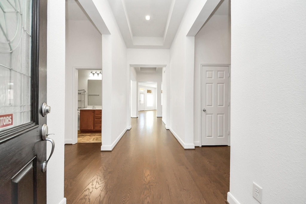 1947 Parnevik Place - Photo 14