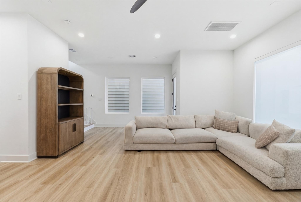 8317 Brecha Lane - Photo 3