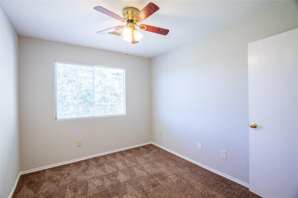19714 Shores Edge Drive - Photo 11