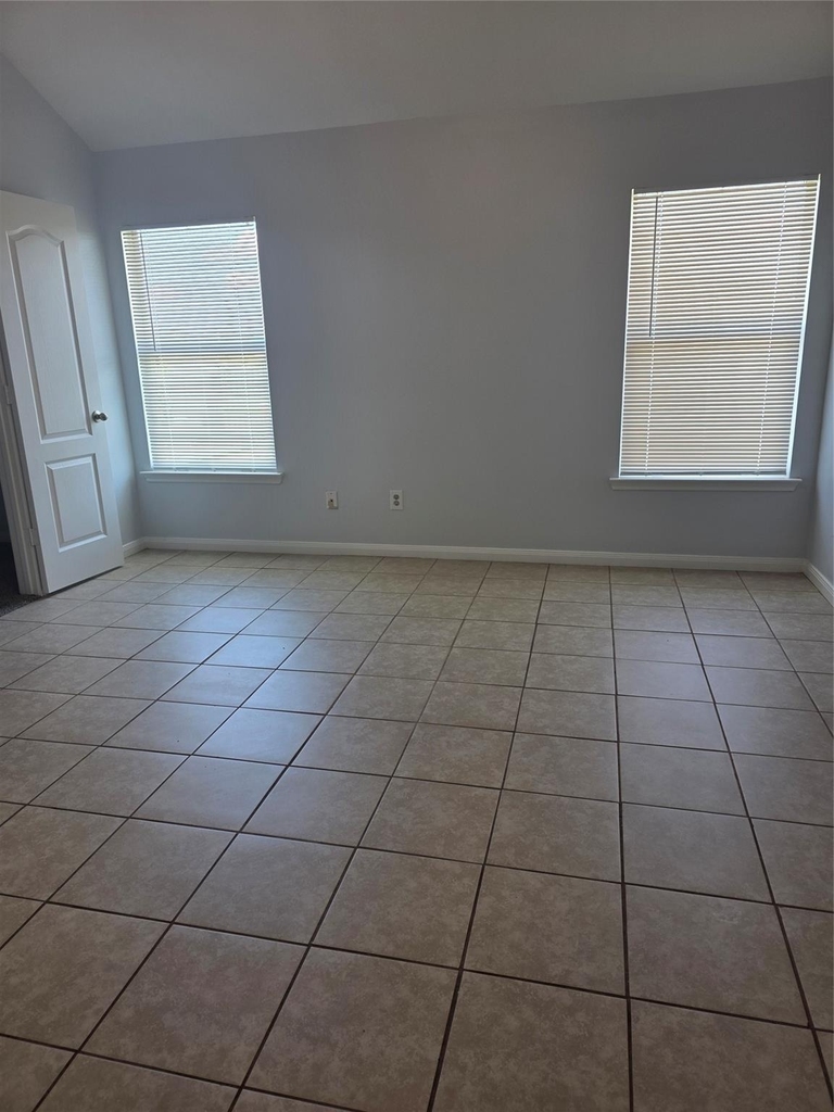 311 Burris Park Drive - Photo 5