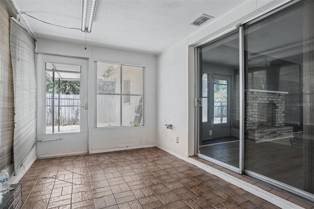812 W Warren Avenue - Photo 10