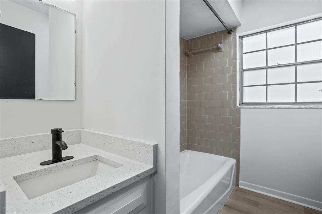 812 W Warren Avenue - Photo 6