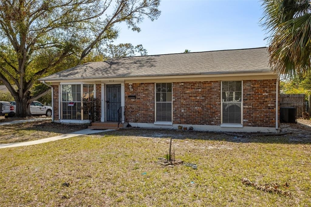 812 W Warren Avenue - Photo 0