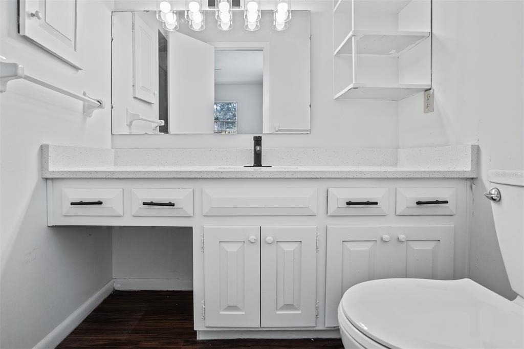 812 W Warren Avenue - Photo 8