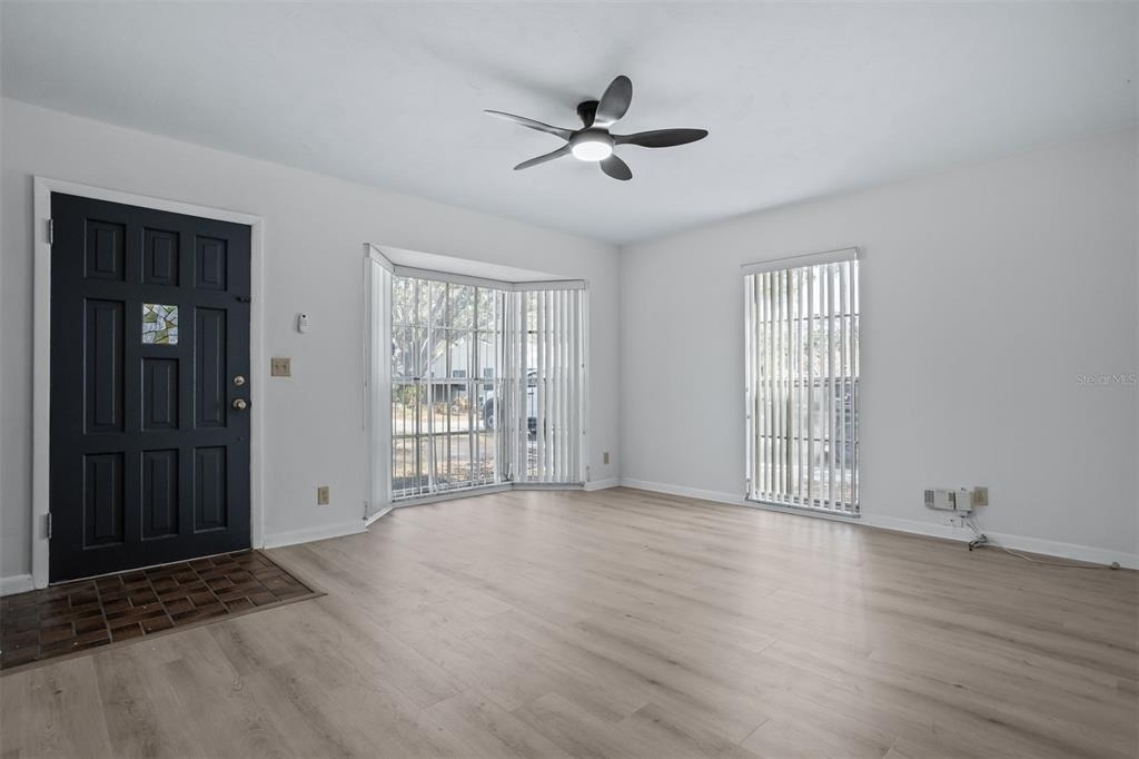 812 W Warren Avenue - Photo 1