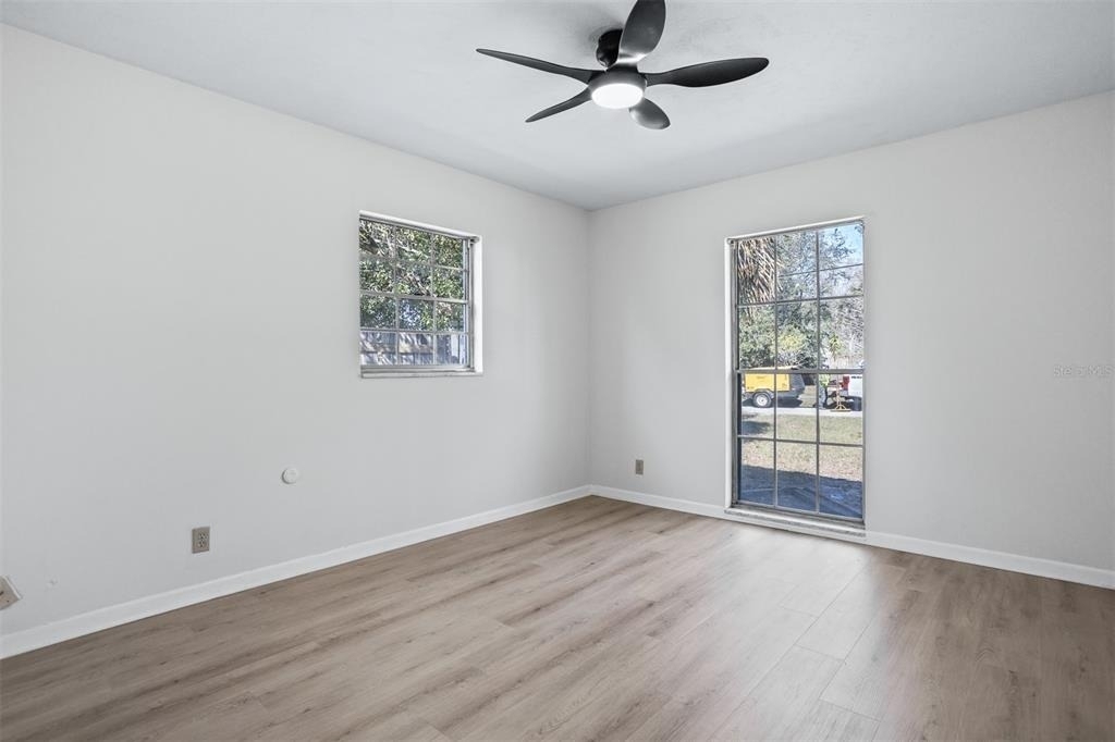 812 W Warren Avenue - Photo 5