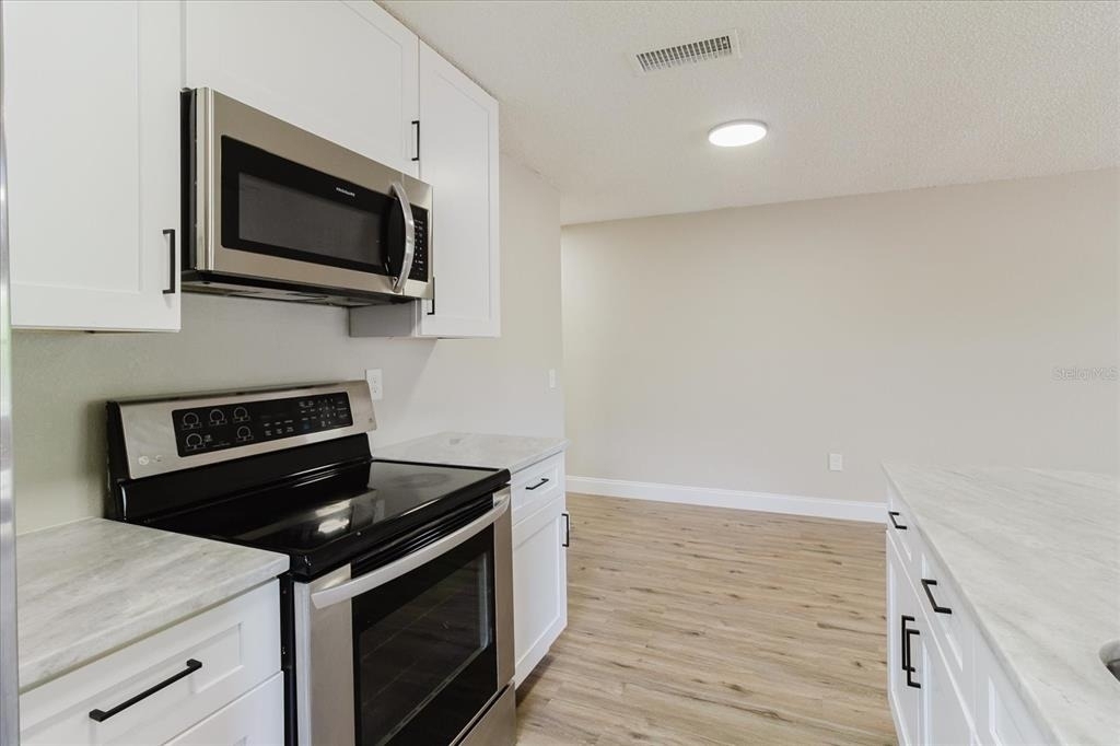 1134-1136 Gilmore Avenue - Photo 9
