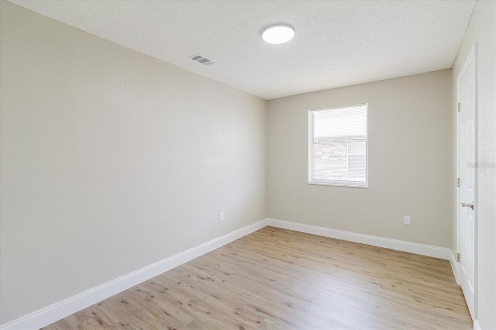 1134-1136 Gilmore Avenue - Photo 40