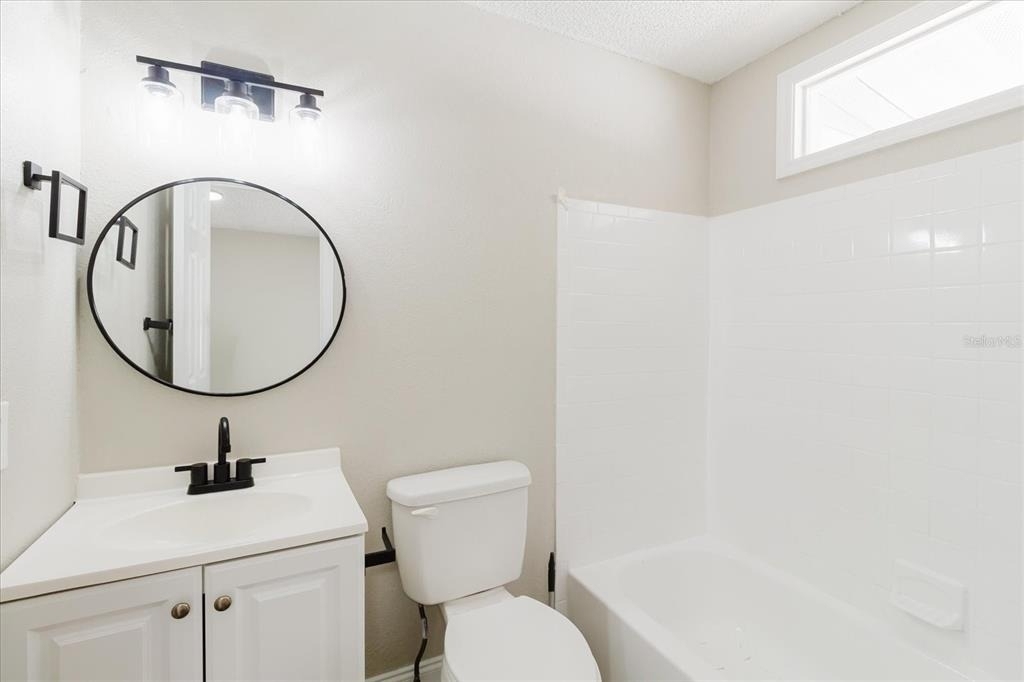 1134-1136 Gilmore Avenue - Photo 20