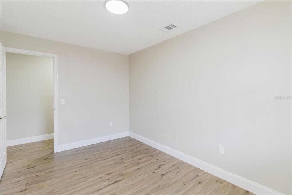 1134-1136 Gilmore Avenue - Photo 41