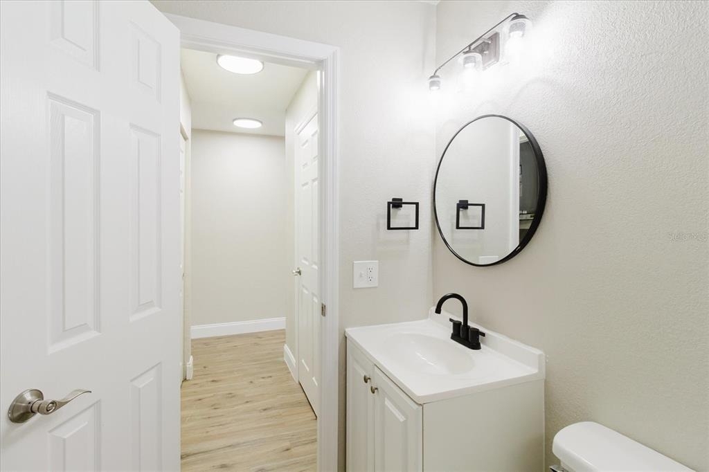 1134-1136 Gilmore Avenue - Photo 14