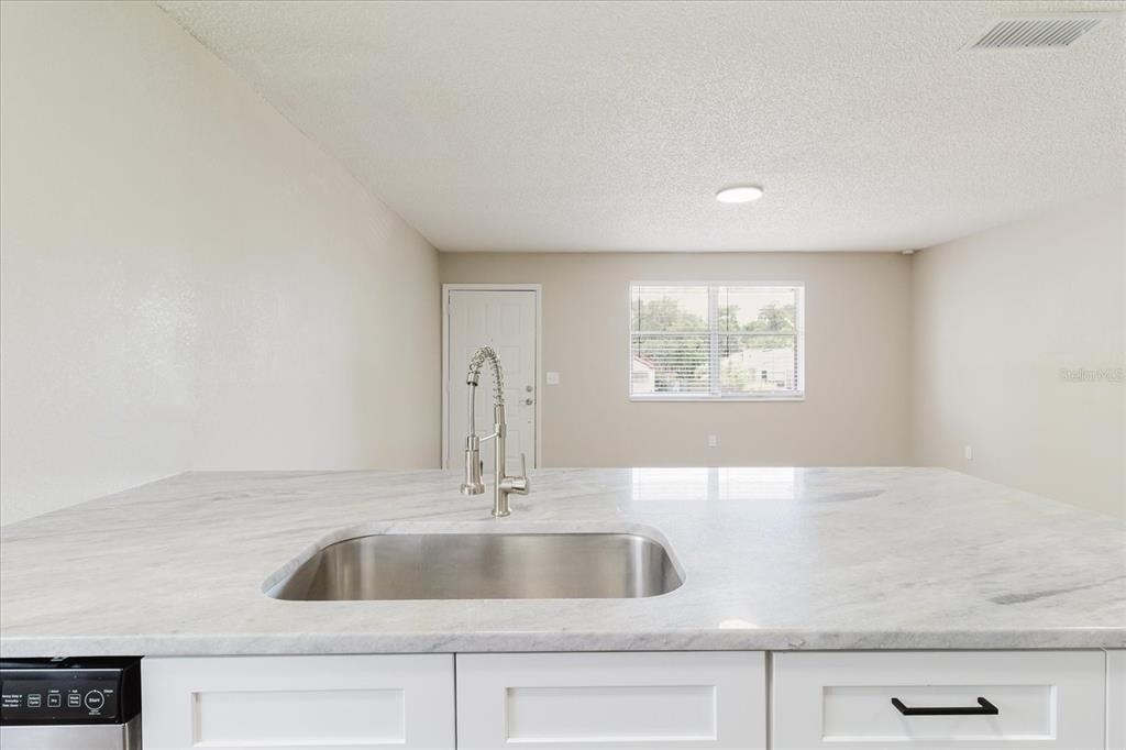 1134-1136 Gilmore Avenue - Photo 33