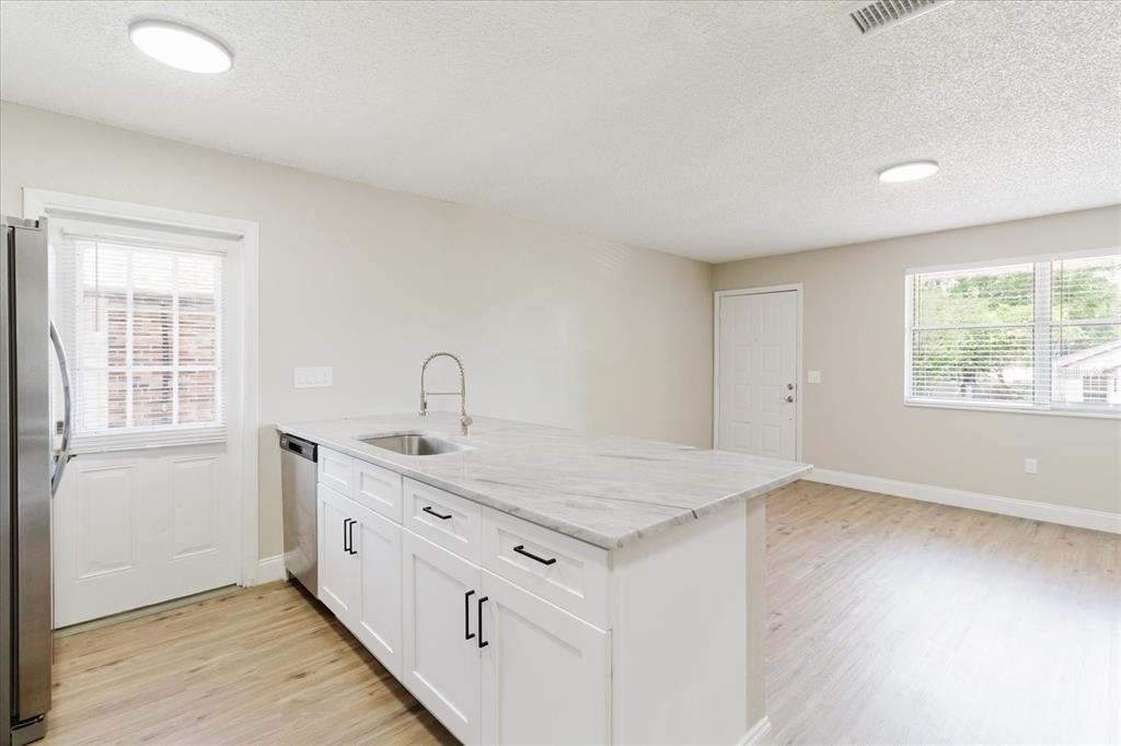 1134-1136 Gilmore Avenue - Photo 32
